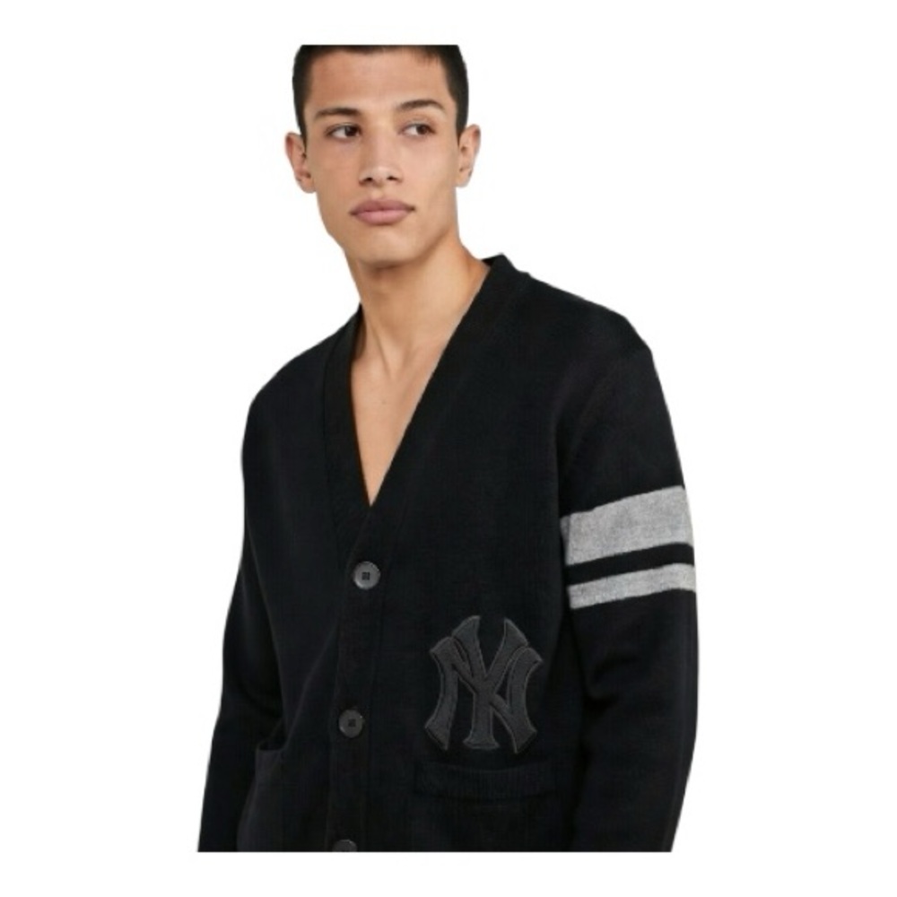 NWT Genuine MLB NY Yankees Merchandise Black Cardigan Sweater  Chenille Patch XL